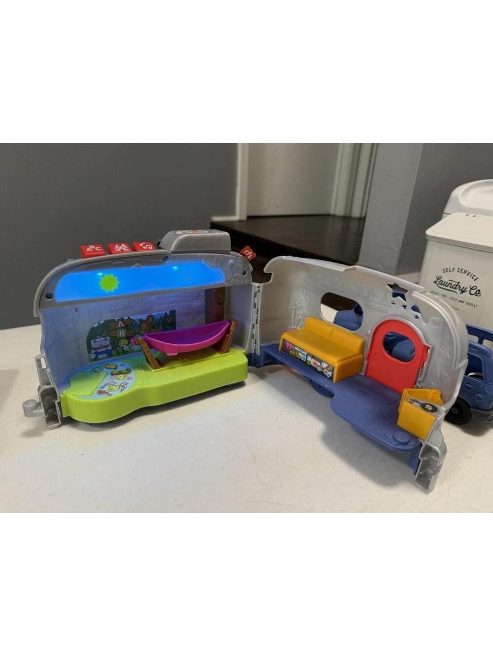 Fisher Price Little People Light-Up Learning Camper RV Kayak Car Playset Works - Picture 3 of 12